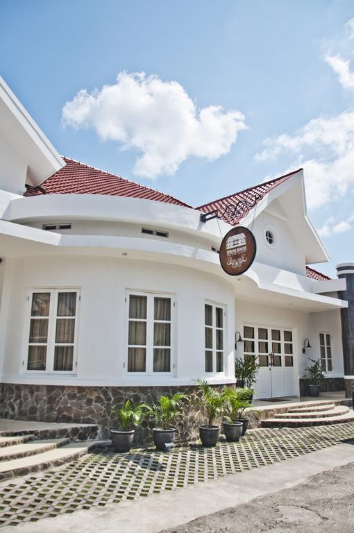 Ipienk House Yogyakarta Hotel Luaran gambar